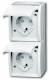 Busch Jaeger 2CKA002084A0722 BJ 20-02 EBW-54 Steckdose mit Klappdeckel senkrecht 2f ocean IP44 alpinweiss