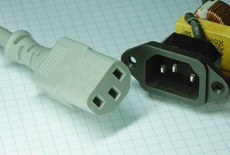 C13/C14 cold device connector IEC 60320